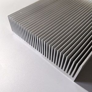 Dissipateur thermique en aluminium en détail