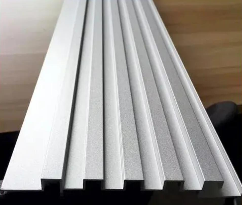 Aluminium hollow slats