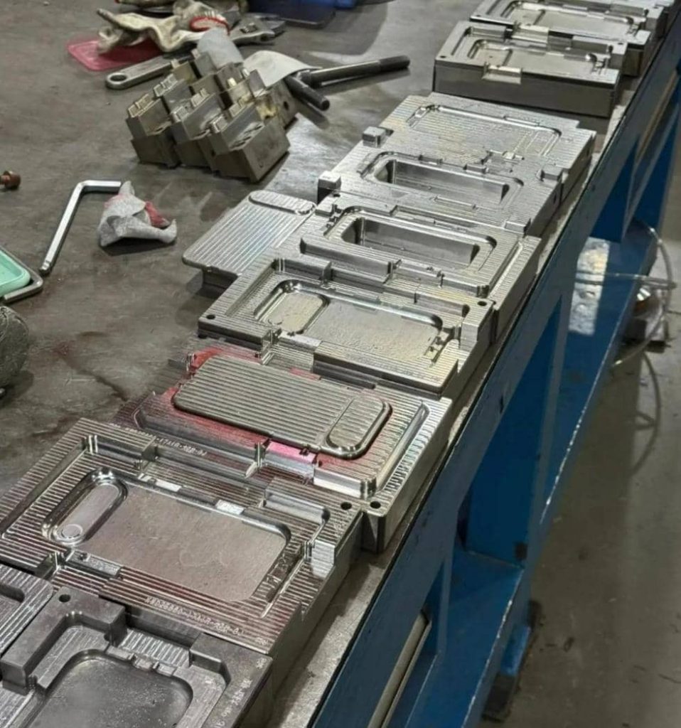 Aluminum mobile phone case manufacturing factory